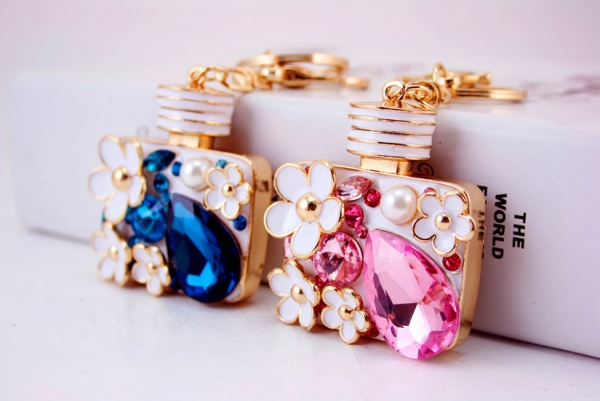 Beautiful Flower Perfume Bottle Shape Crystal Diamante Rhinestone Bag Charms Handbag Keyrings