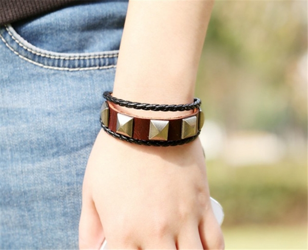 Metal Studs Brown Adjustable Leather Wristband Bracelet Mens Womens Boys Girls