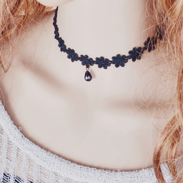 Black Daisy Flowers Suede Lace Choker Necklace With Waterdrop Pendant Charm