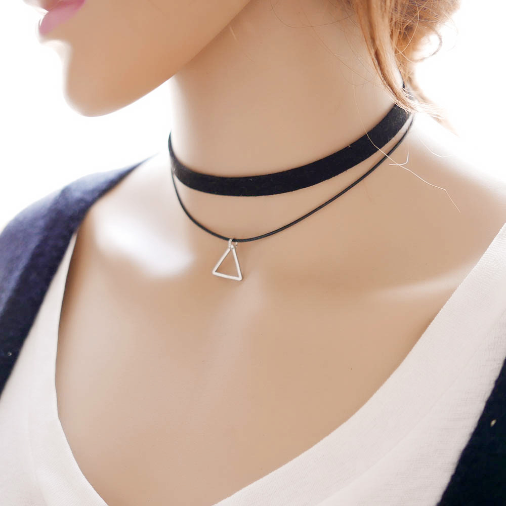 Retro Style Black Suede Choker Necklace With Triangle Pendant Charm