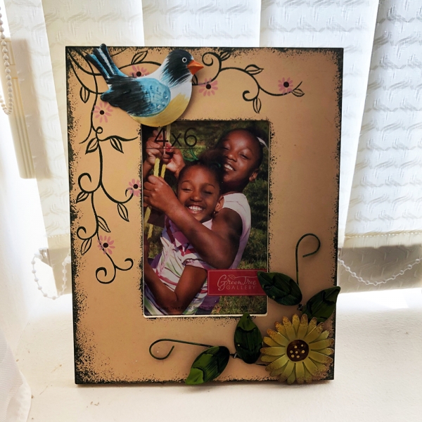 Garden Bird Sunflower 6X4 White Vintage Style Wooden Freestanding Photo Frame