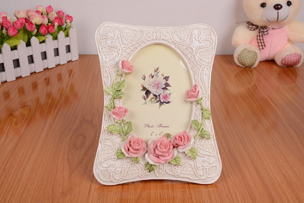 6x4 Embossed Rose Flowers Vintage Style Freestanding Photo Frame White Gold