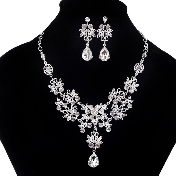 Crystal Water Droplets Flowers Silver Necklace Earrings Set Costume Jewellery