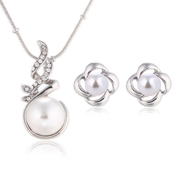 White Pearls Silver Necklace Earrings Set Crystal Diamante Costume Jewellery