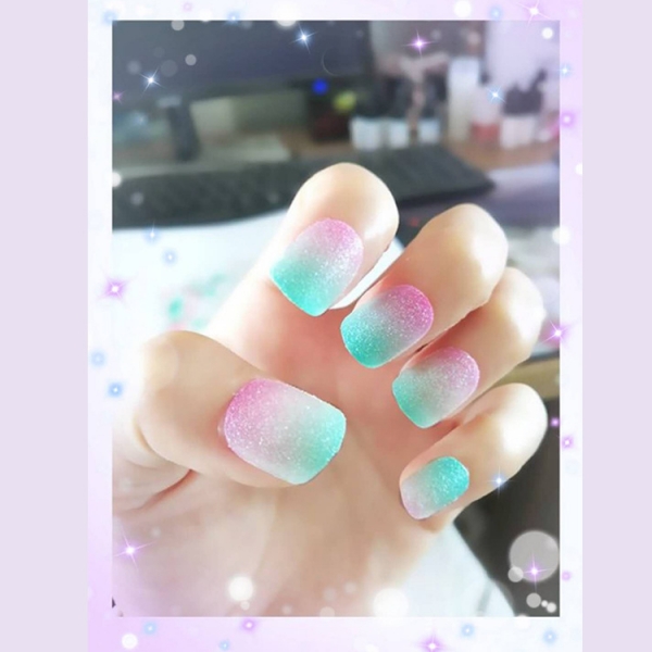 24pcs Rainbow Colour False Nail Art Tips Full Coverage Fake Nails With Glue