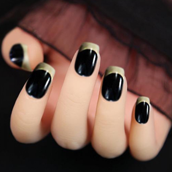 24pcs Gold Tips Black False Nail Art Tips Full Coverage Fake Nails With Glue