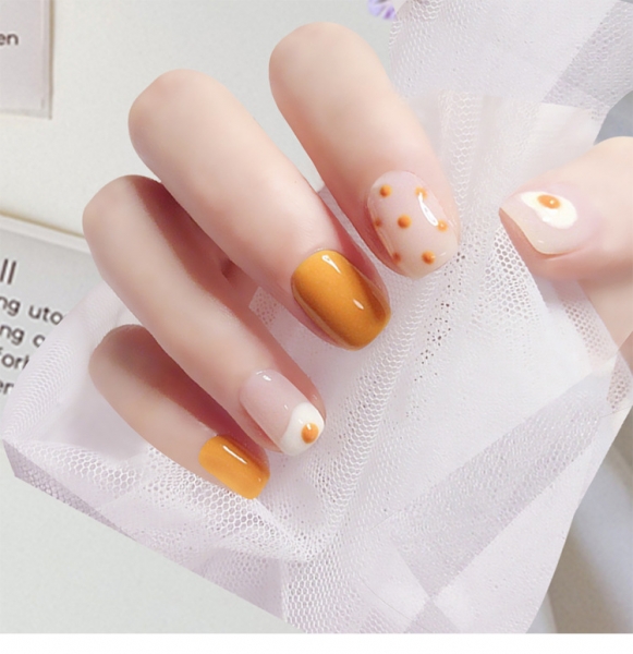 24pcs Egg Yolk False Nail Art Tips Full Cover Fake Nails With Glue