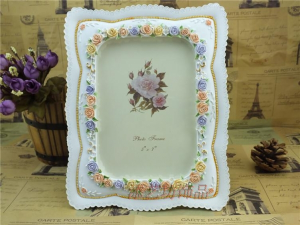 7x5 Vintage Style Embossed Rose Flowers White Freestanding Photo Frame
