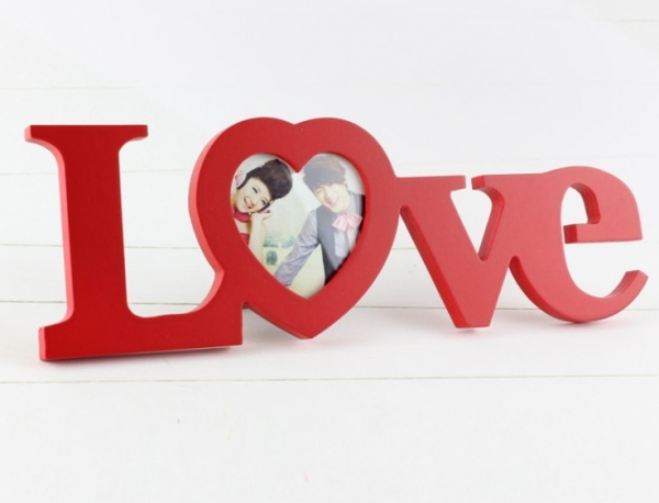 5x4 Red Love Letters Wooden Freestanding Photo Frame