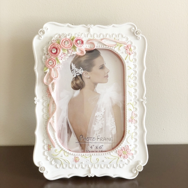 6x4 Embossed Rose Flowers White Vintage Style Freestanding Photo Frame