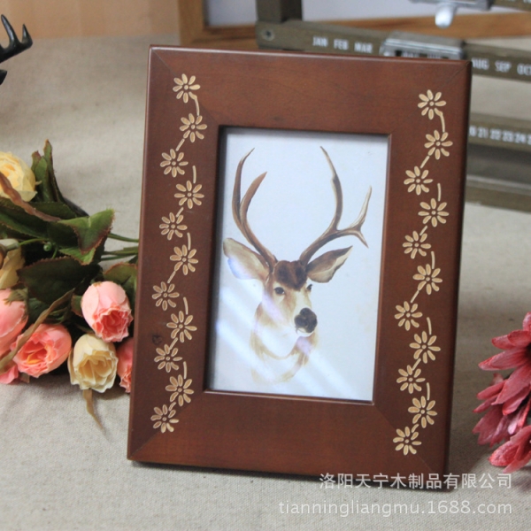 Oak Colour Wooden Frame With Flowers 6x4 Inch Freestanding Portrait Photo Frame