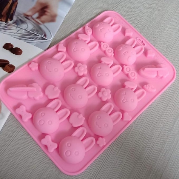 Bunny Rabbits Carrots Pink Silicone Mould Chocolate Fondant Jelly Ice Cube Mold