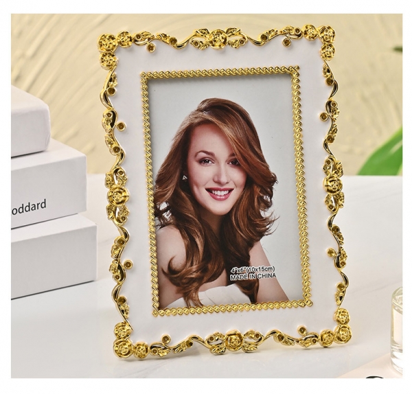 Style 9 6x4 Inch Freestanding Portrait Photo Frame