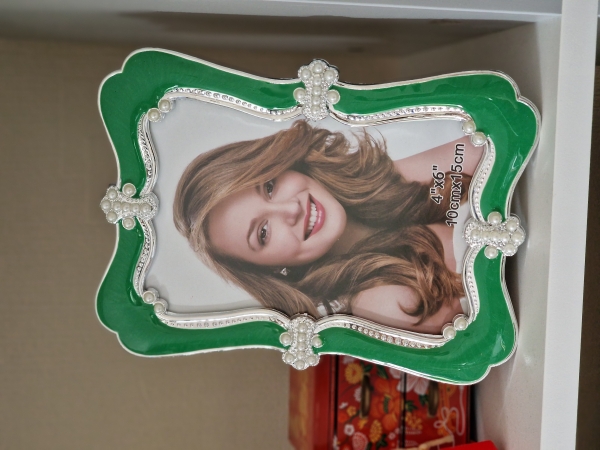 Style 12 6x4 Inch Freestanding Portrait Photo Frame