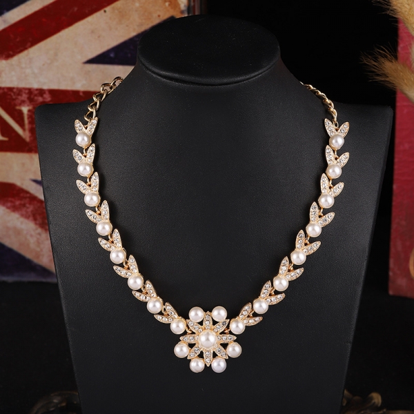 Pearls Daisy Flowers Pendant Gold Necklace Collar Statement Fashion Jewelry
