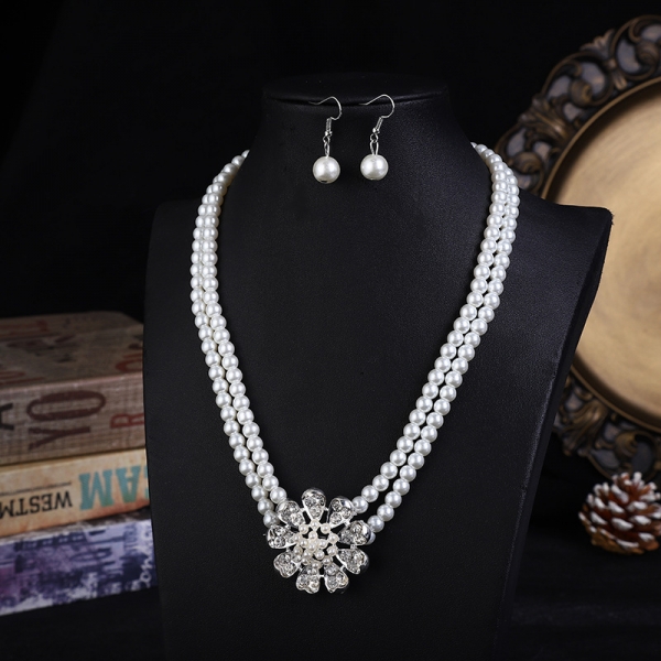 White Pearls Flower Crystal Diamante Necklace And Earrings Set Costume Jewellery
